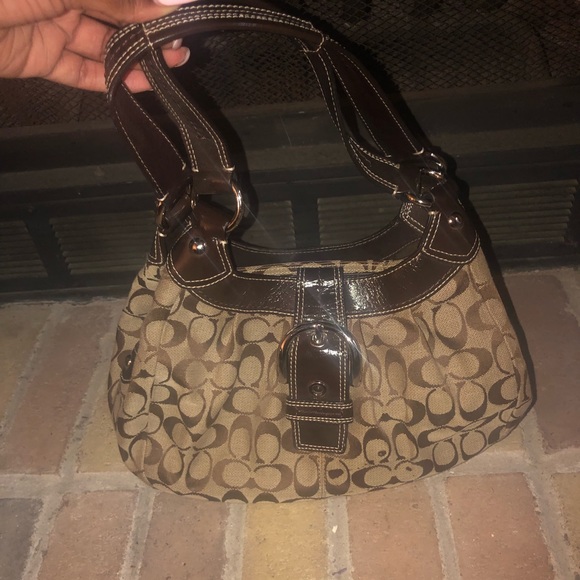 Coach Signiture Shoulder Bag